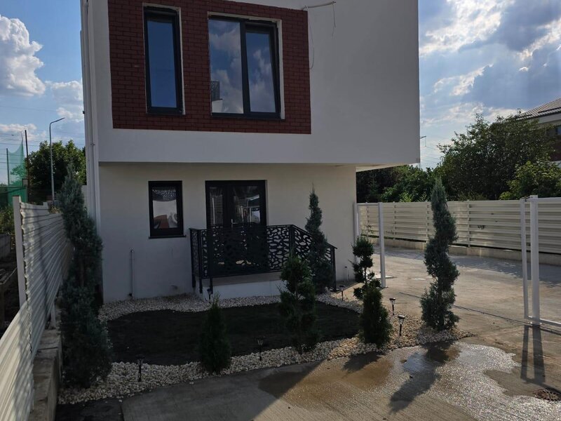 Casa individuala cuplata str. Vitioara nr. 106 B 108.